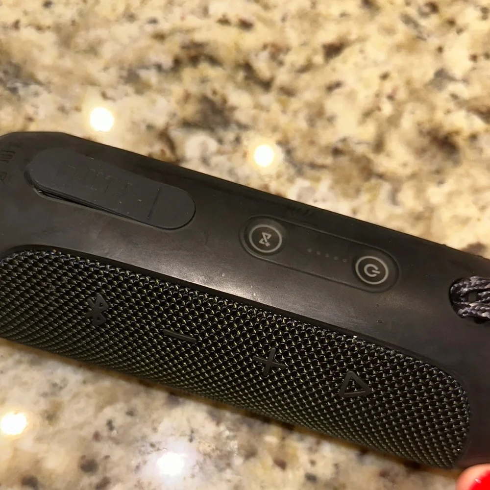 JBL Black Portable Speaker with Durable Mesh Design - Picture 2 of 5